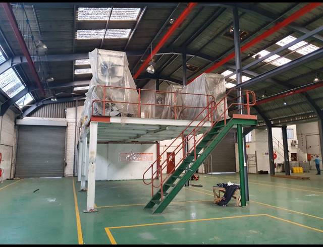 1,220M² FACTORY TO LET IN BLACKHEATH INDUSTRIAL